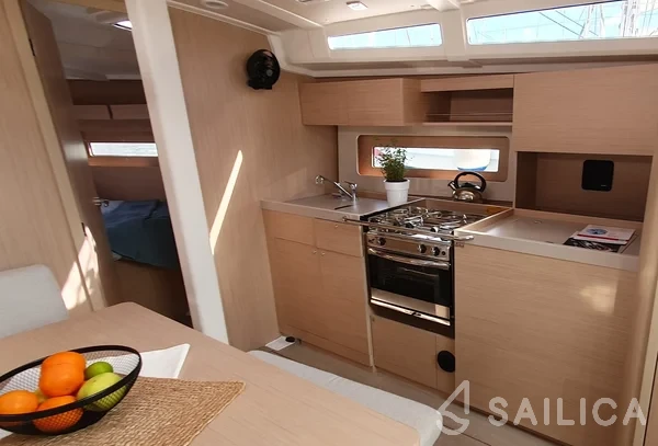 Oceanis 37.1 - Yacht Charter Sailica