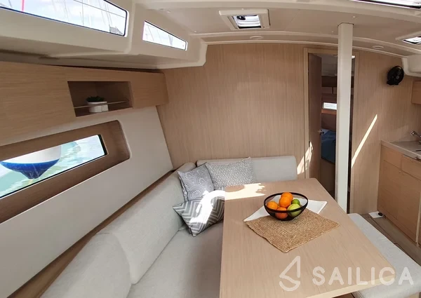 Oceanis 37.1 - Yacht Charter Sailica