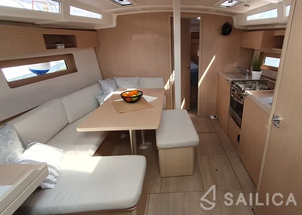 Oceanis 37.1 - Yacht Charter Sailica