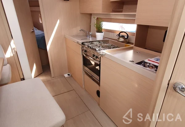 Oceanis 37.1 - Yacht Charter Sailica