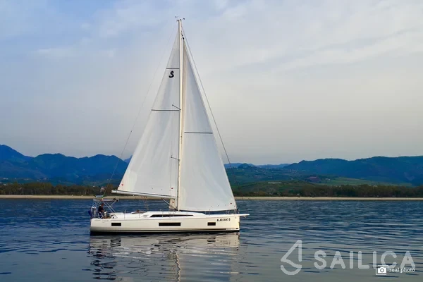 Oceanis 46.1 - Yacht Charter Sailica