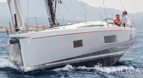 Oceanis 51.1 - Yacht Charter Sailica