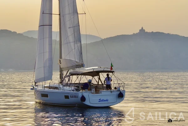Oceanis 51.1 - Yacht Charter Sailica