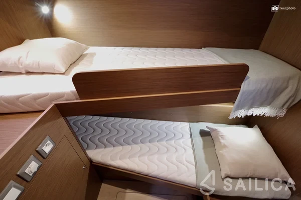 Oceanis 51.1 - Yacht Charter Sailica