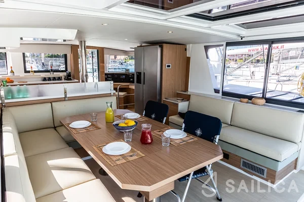 Bali 4.6 - Yacht Charter Sailica