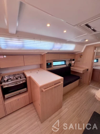 Bavaria C42 - Yacht Charter Sailica