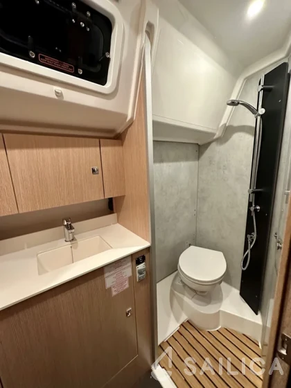 Bavaria C42 - Yacht Charter Sailica