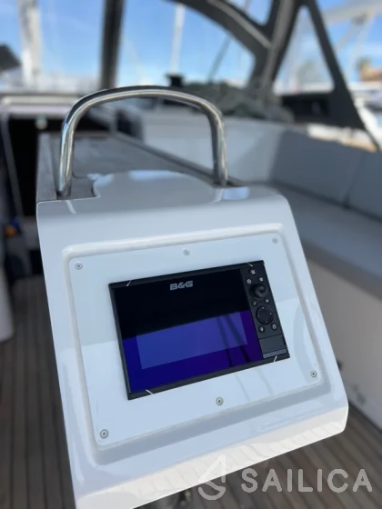 Bavaria C42 - Yacht Charter Sailica