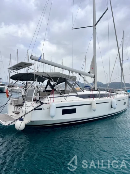 Bavaria C42 - Yacht Charter Sailica
