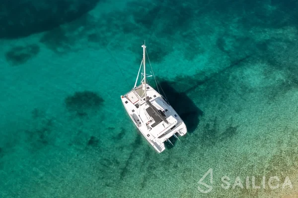 Lagoon 450  Flybridge - Yacht Charter Sailica