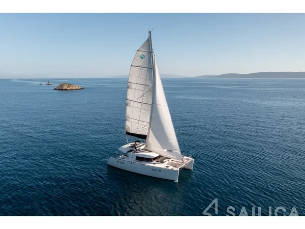Lagoon 450  Flybridge - Yacht Charter Sailica