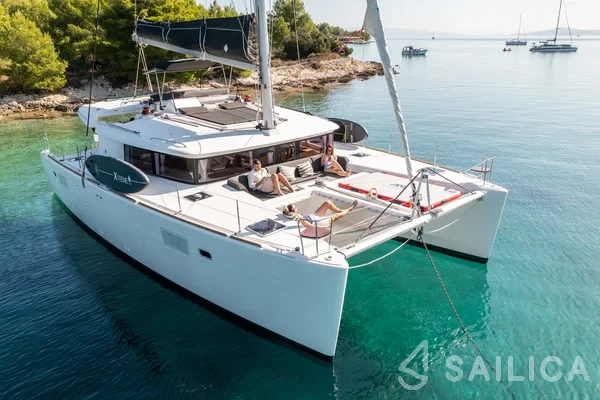 Lagoon 450  Flybridge - Yacht Charter Sailica