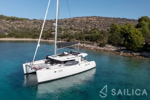 Lagoon 450  Flybridge - Yacht Charter Sailica