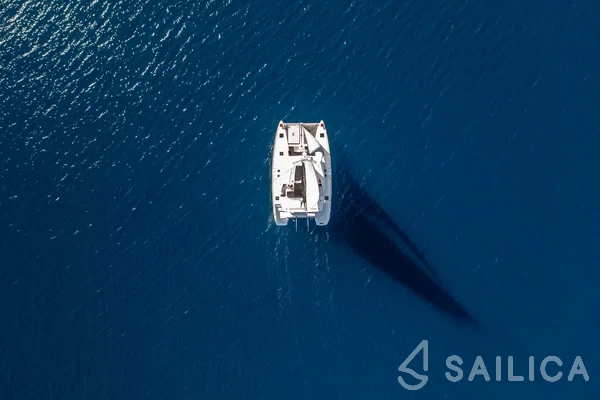 Lagoon 450  Flybridge - Yacht Charter Sailica