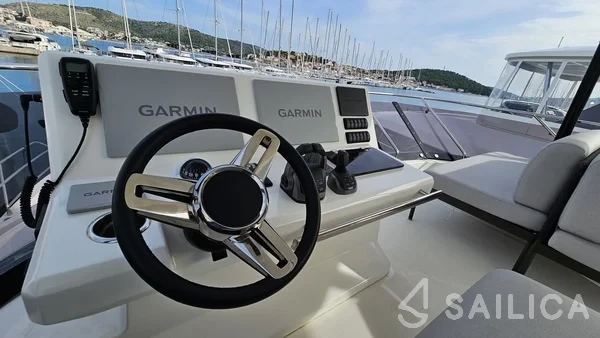 Prestige M48 - Yacht Charter Sailica