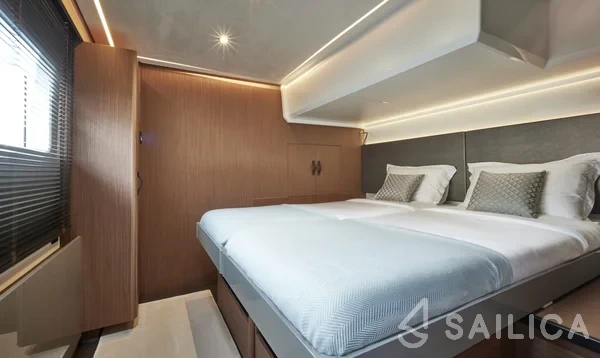 Prestige M48 - Yacht Charter Sailica