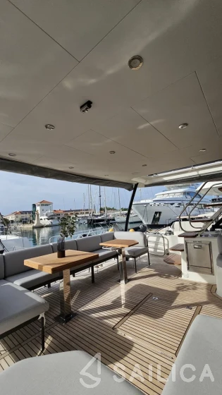 Prestige M48 - Yacht Charter Sailica