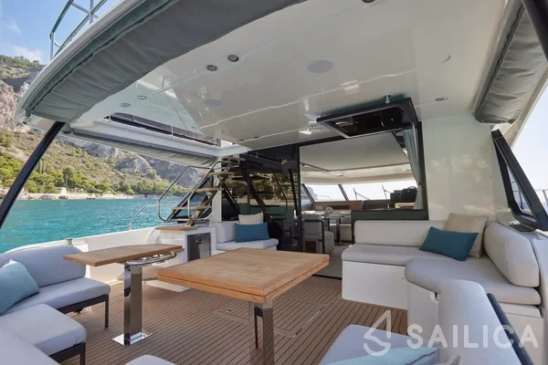 Prestige M48 - Yacht Charter Sailica