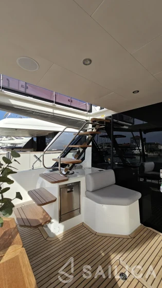 Prestige M48 - Yacht Charter Sailica