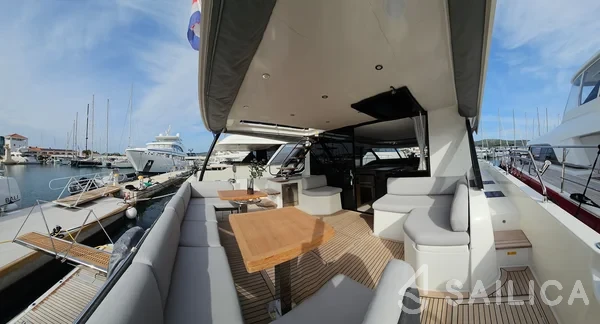 Prestige M48 - Yacht Charter Sailica
