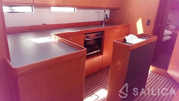 Bavaria 46 Cruiser - Yacht Charter Sailica