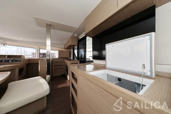 Lagoon 42 - Photo #212 Lagoon 42 - Yacht Charter Sailica