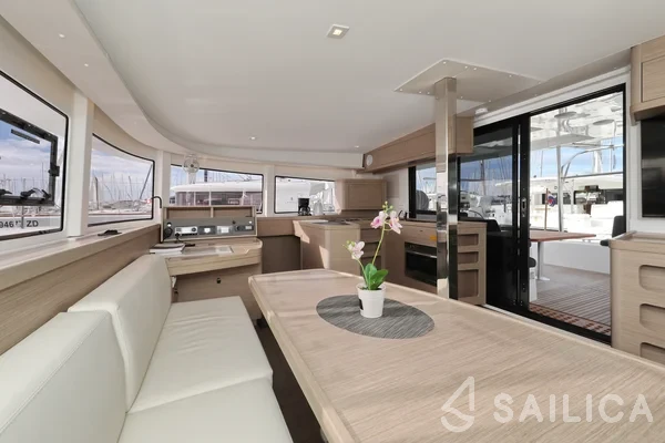 Lagoon 42 - Photo #215 Lagoon 42 - Yacht Charter Sailica
