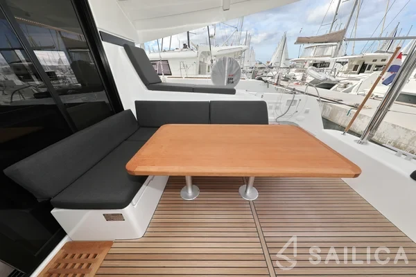 Lagoon 42 - Photo #203 Lagoon 42 - Yacht Charter Sailica