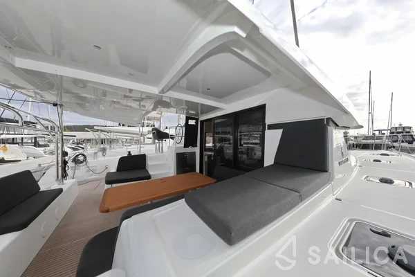 Lagoon 42 - Photo #205 Lagoon 42 - Yacht Charter Sailica