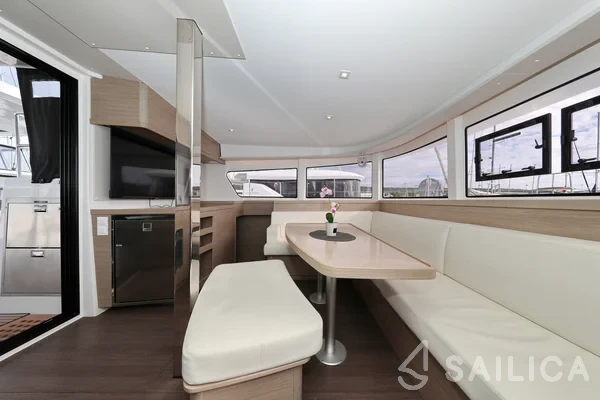 Lagoon 42 - Photo #222 Lagoon 42 - Yacht Charter Sailica