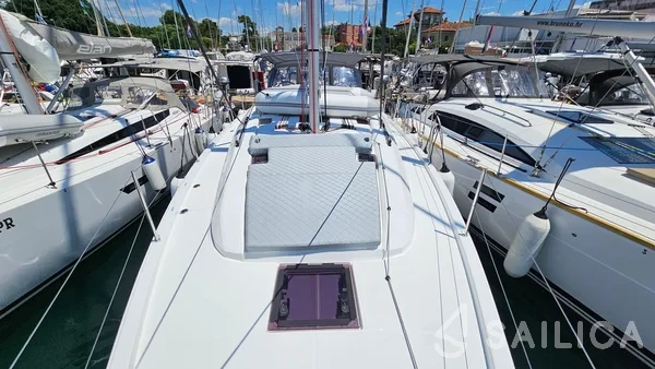 Oceanis 40.1 - Yacht Charter Sailica