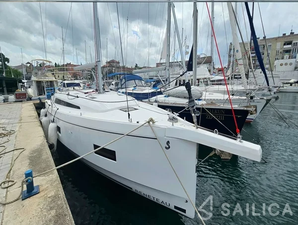 Oceanis 40.1 - Yacht Charter Sailica