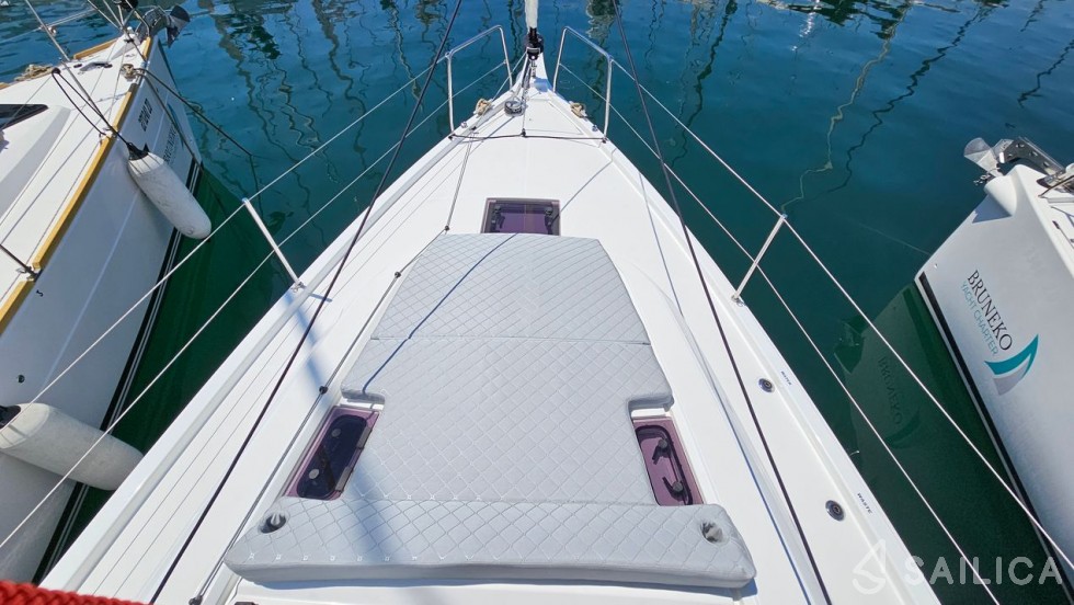 Oceanis 40.1 - Yacht Charter Sailica