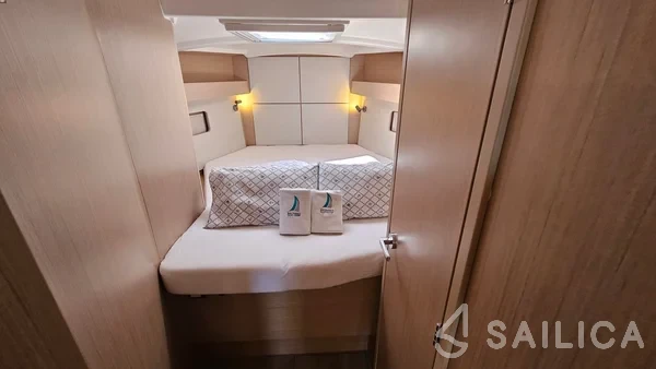 Oceanis 40.1 - Yacht Charter Sailica