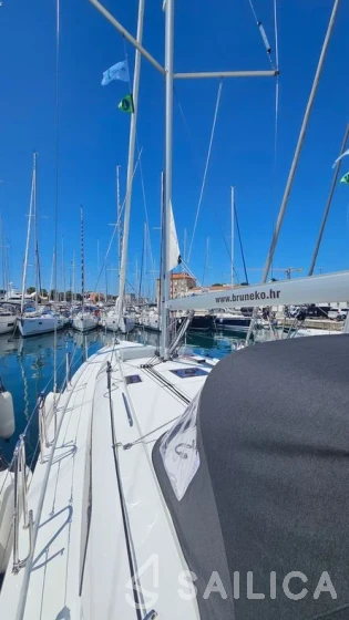 Oceanis 40.1 - Yacht Charter Sailica