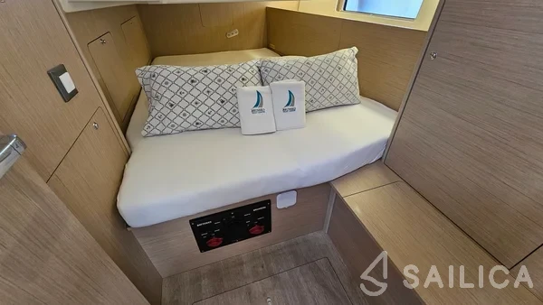 Oceanis 40.1 - Yacht Charter Sailica