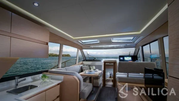 Greenline 39 - Yacht Charter Sailica