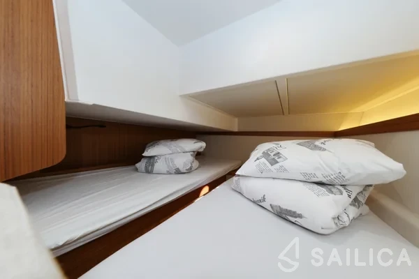 Greenline 39 - Yacht Charter Sailica