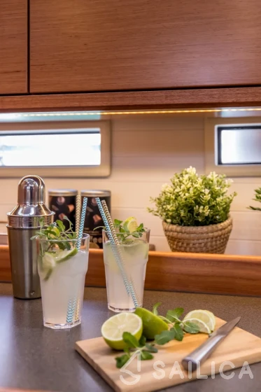 Bavaria 46 Cruiser - Yacht Charter Sailica