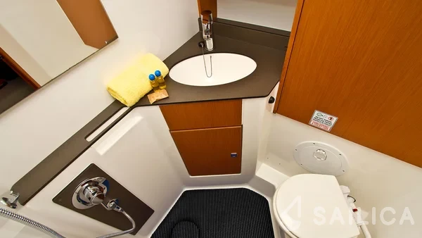 Bavaria 46 Cruiser - Yacht Charter Sailica