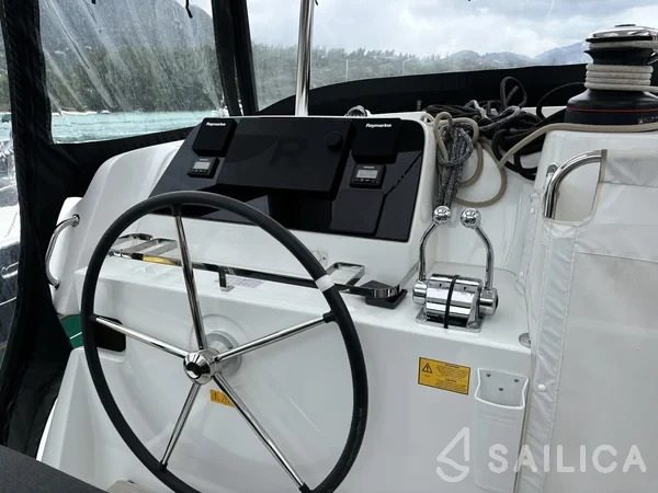 Lagoon 42 - Yacht Charter Sailica