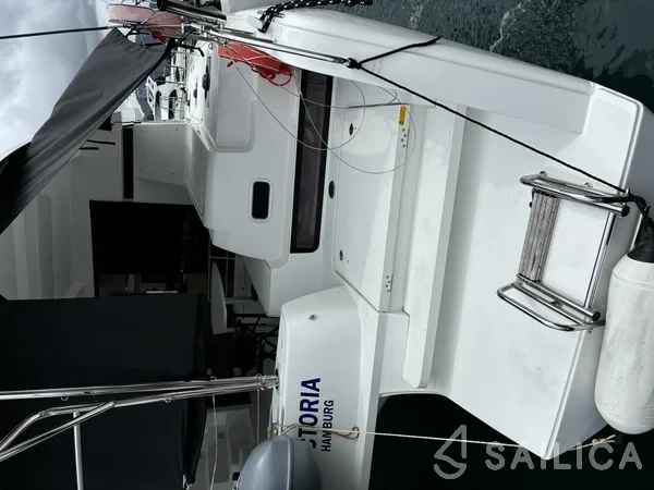 Lagoon 42 - Yacht Charter Sailica