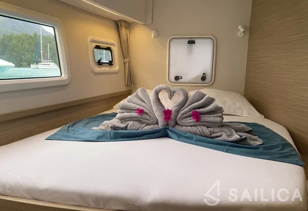 Lagoon 42 - Yacht Charter Sailica