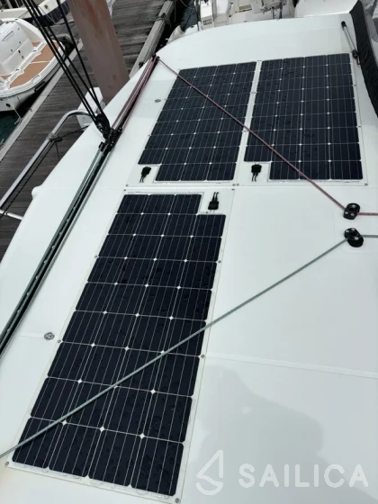 Lagoon 42 - Yacht Charter Sailica
