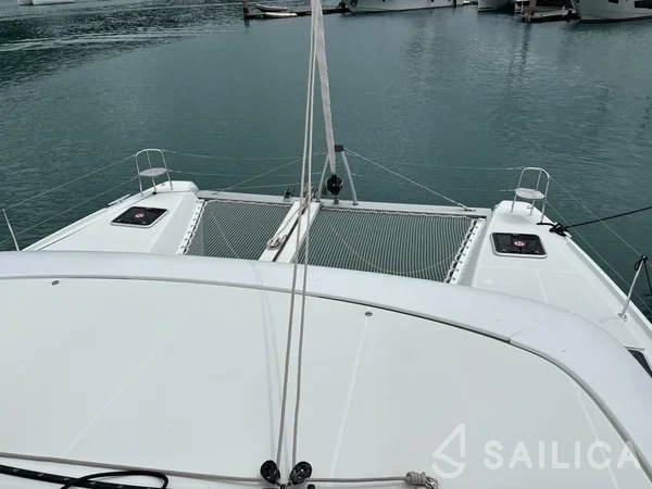 Lagoon 42 - Yacht Charter Sailica