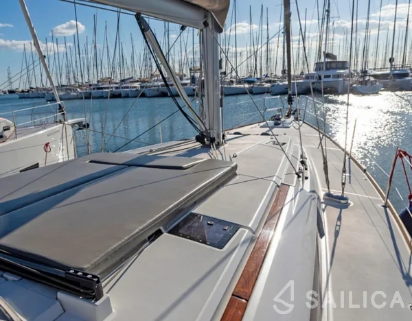 Sun Odyssey 509 - Yacht Charter Sailica