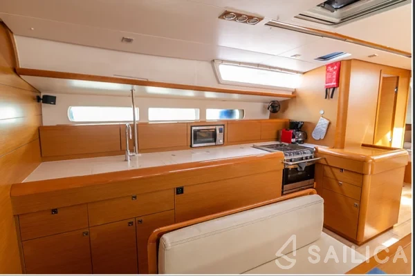 Sun Odyssey 509 - Yacht Charter Sailica