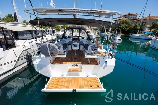 Bavaria C38 - Yacht Charter Sailica