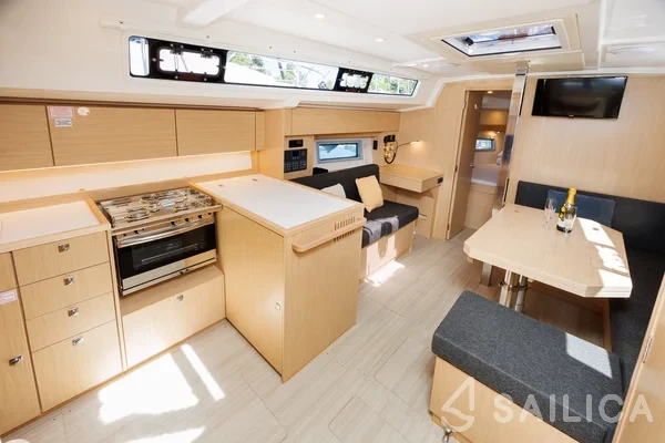 Bavaria C38 - Yacht Charter Sailica