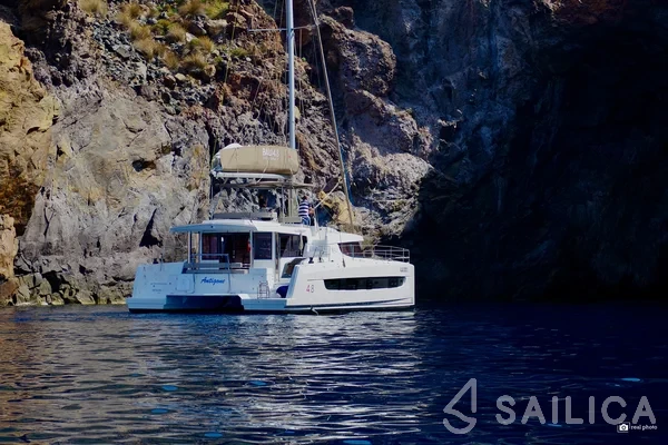 Bali 4.8  - Yacht Charter Sailica